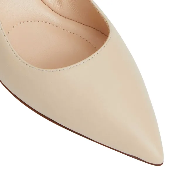 Tara Pump^Bruno Magli Store